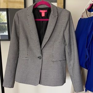 Houndstooth Woman’s Blazer Size 6